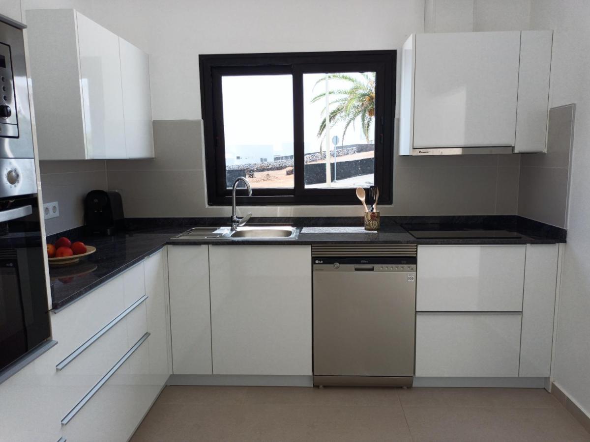 Apartamentos Falcon Tinajo Buitenkant foto