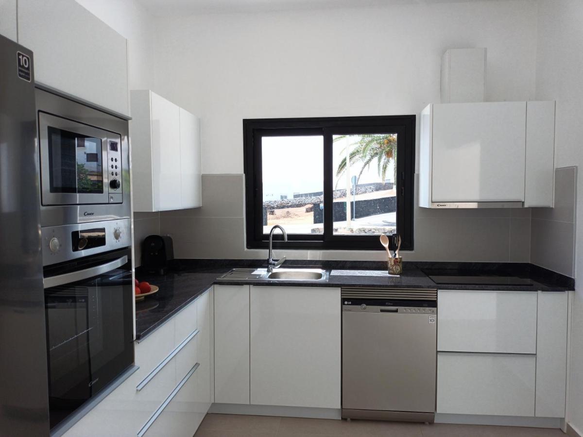 Apartamentos Falcon Tinajo Buitenkant foto